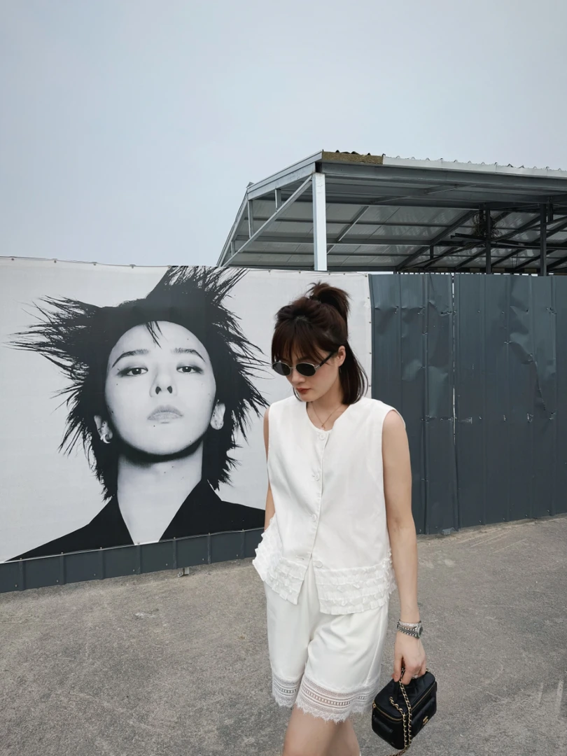 俪妍【LIVELY·YAN】25夏季新款马甲40137白色时尚休闲百搭复古