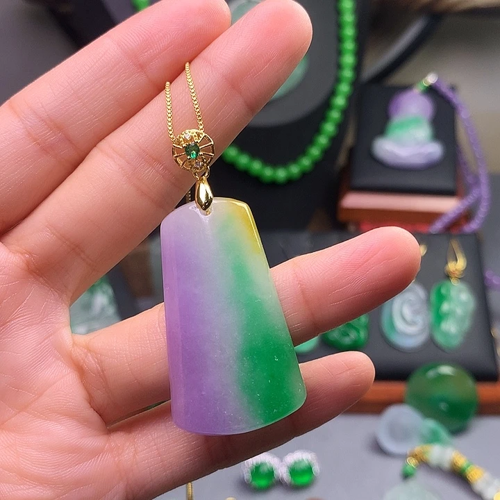 吊坠(赠链)未镶嵌翡翠