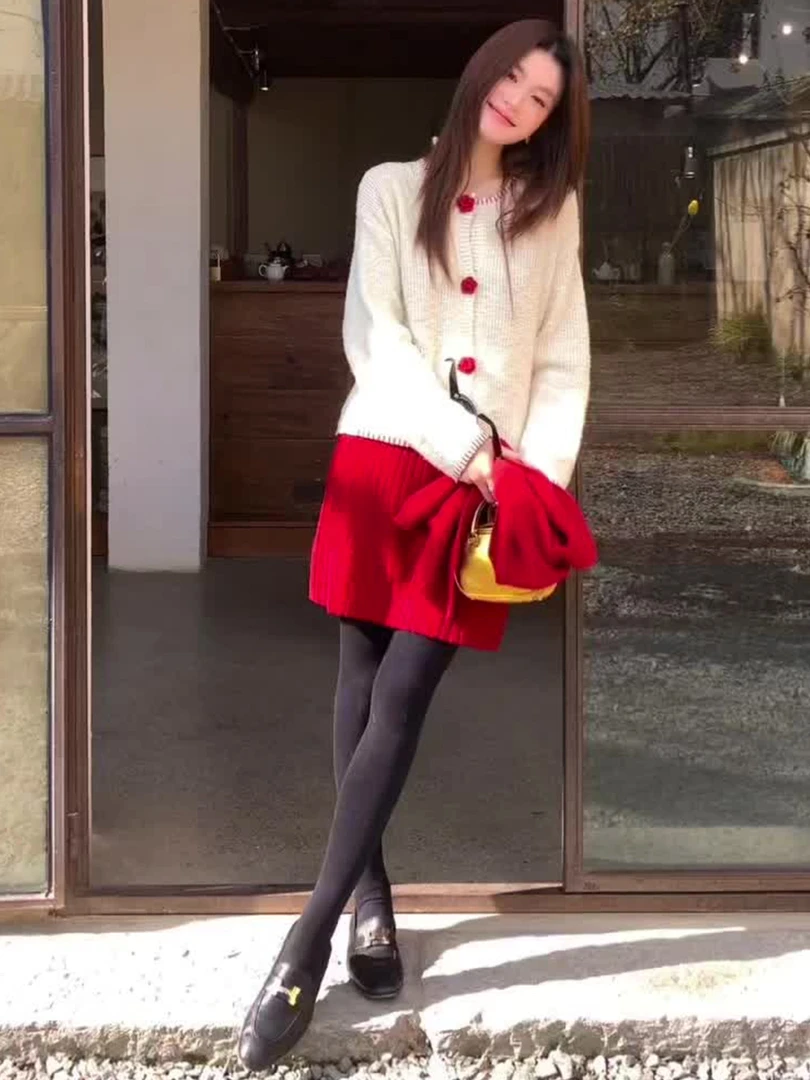 巨好看的冬装一整套大方得体名媛气质高级感白色针织连衣裙套装女