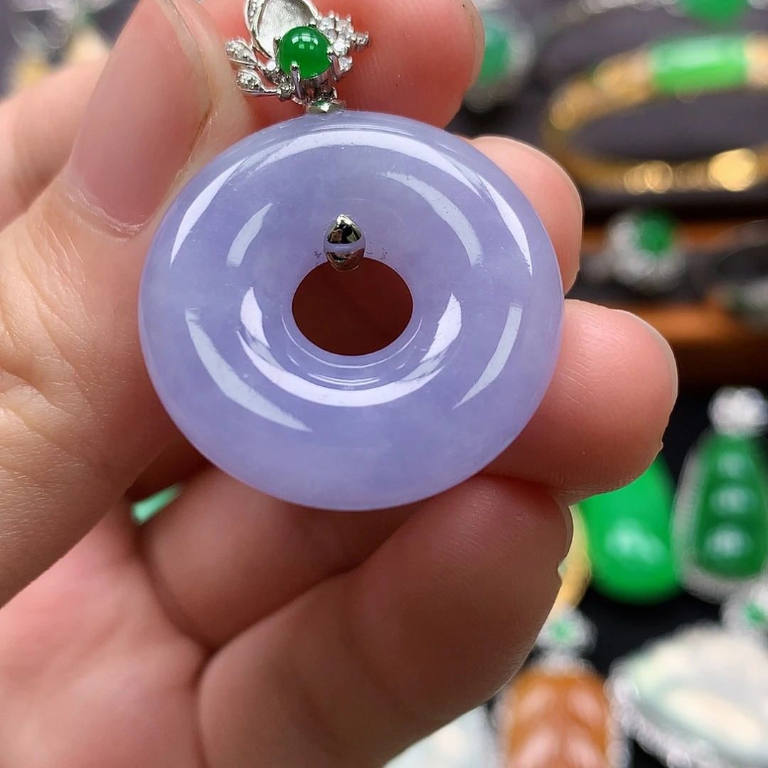 颈饰18K金镶嵌翡翠