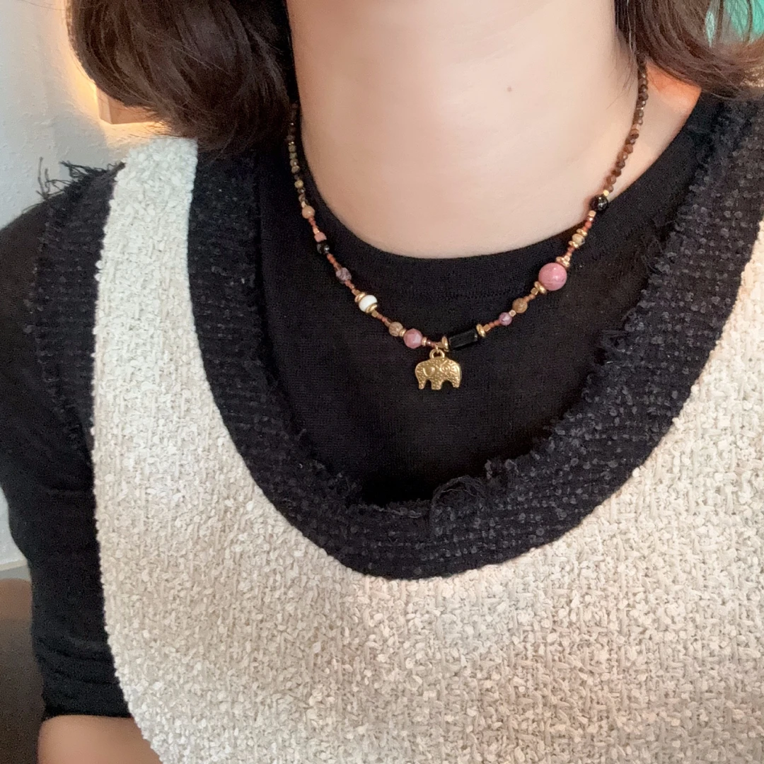 钛钢吊坠 美拉德串珠小象吊坠项链女小众高级感叠戴锁骨链颈链D77