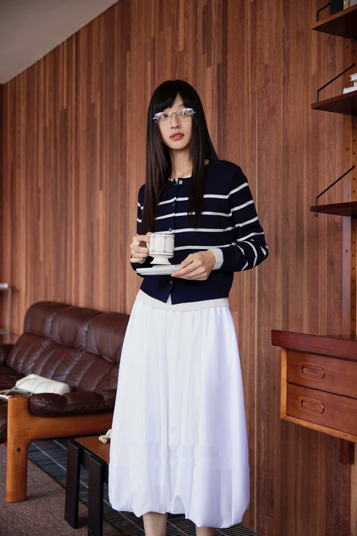 2025都市休闲藏青，条纹POlO领条纹毛衫，阔型剪裁时尚百搭