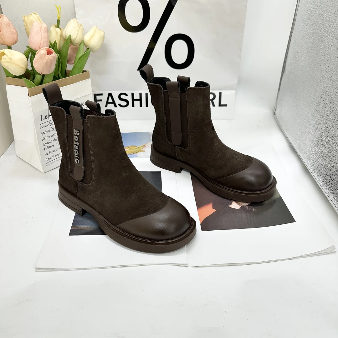 新款气质休闲百搭女士马丁靴A/DDW/622-1