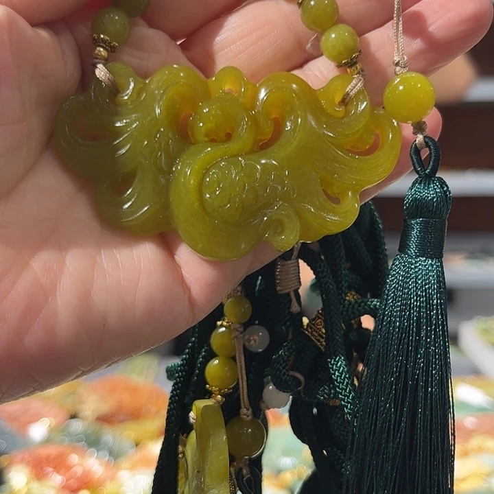 岫玉未镶嵌毛衣链