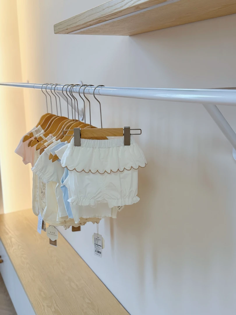 2025夏新款百搭花苞甜美白色短裤婴儿外出服9161157宝宝