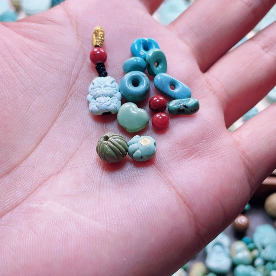 南红玛瑙配饰未镶嵌