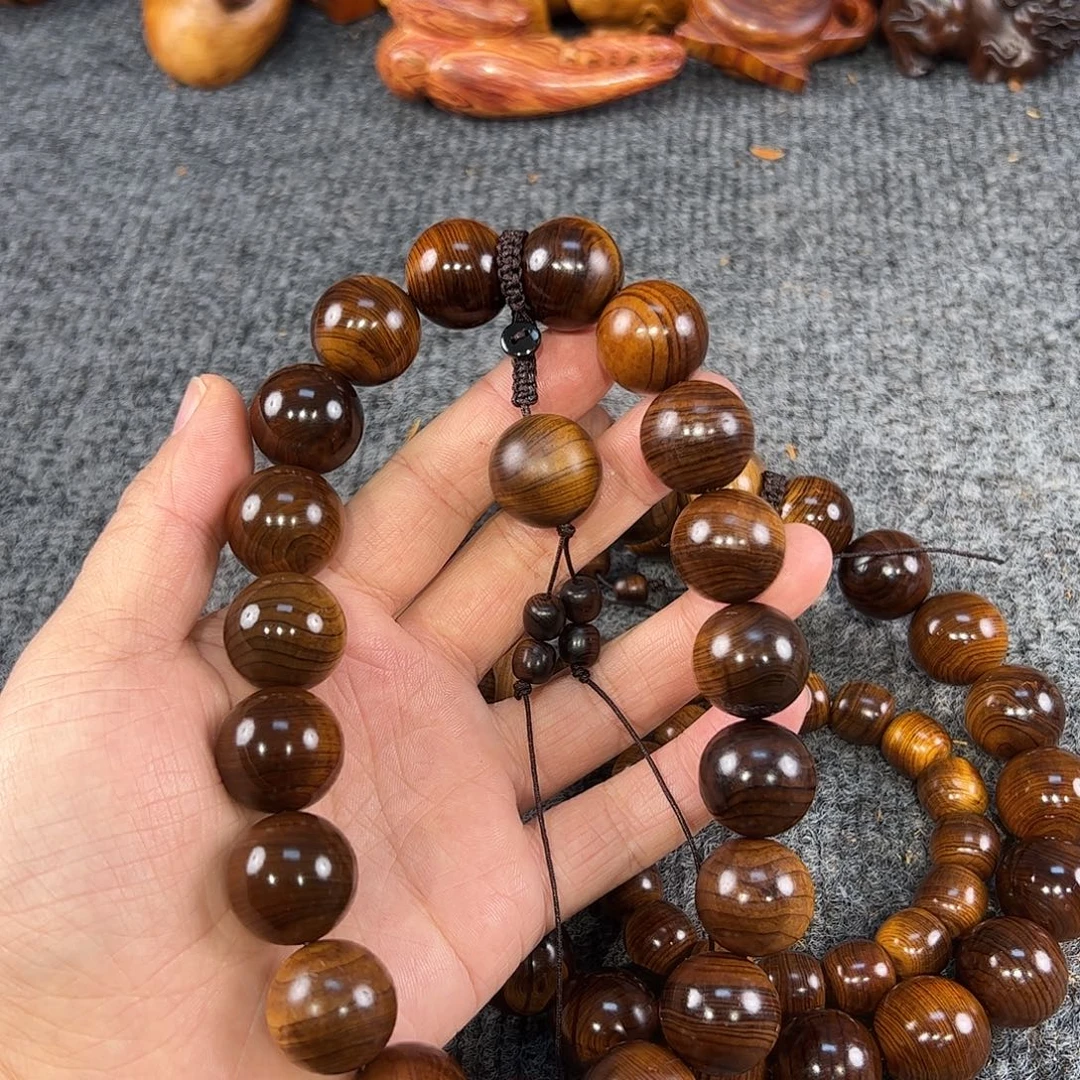 崖柏太行崖柏崖窝天品，黑金舍利骨，奇楠香20手持