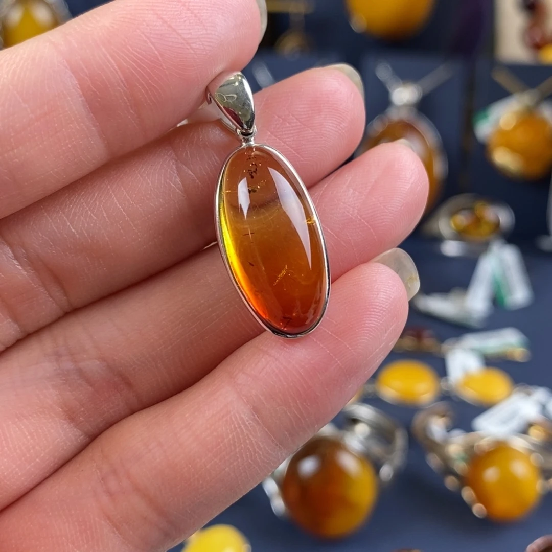 琥珀颈饰银S925镀金镶嵌