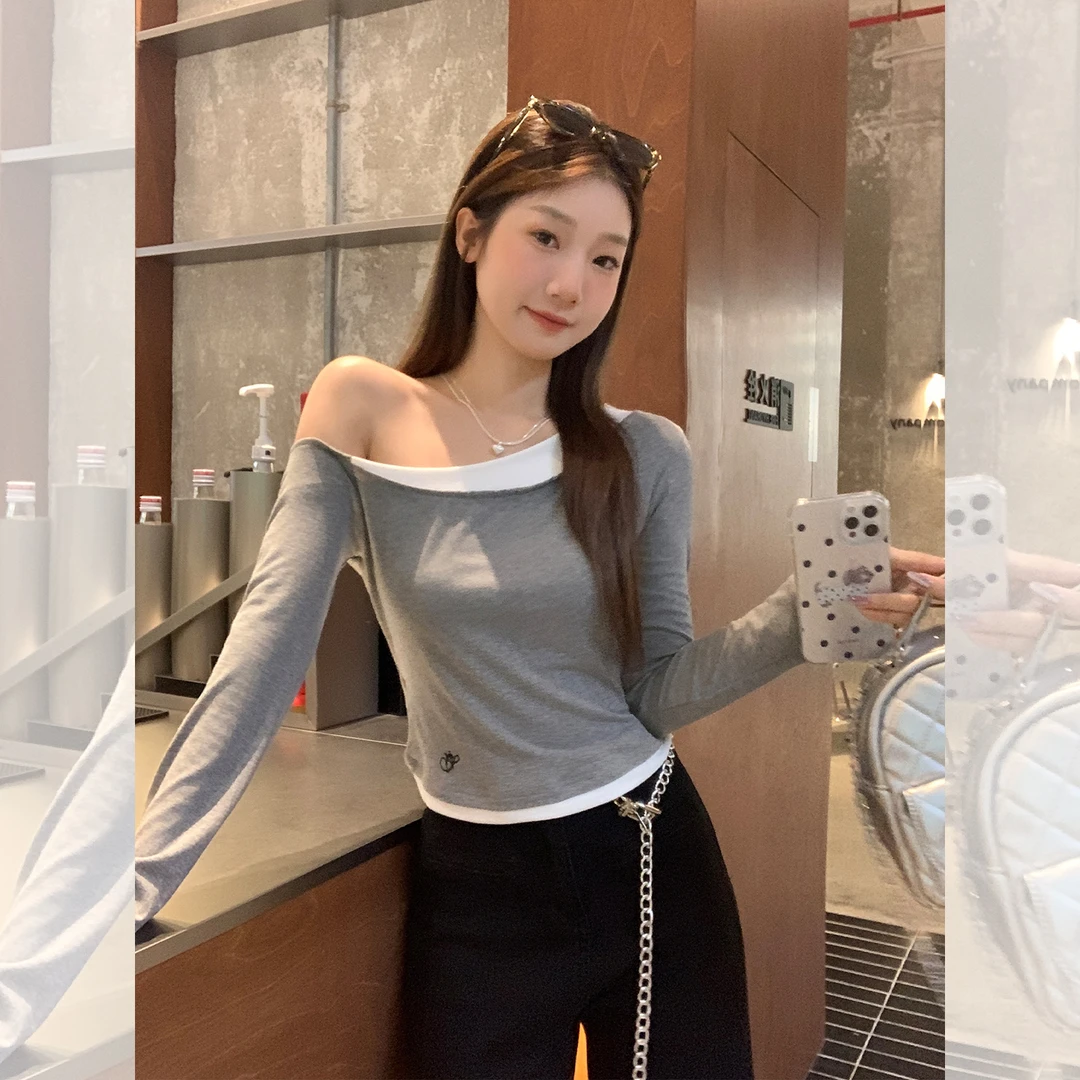 灰色斜肩假两件刺绣设计长袖t恤女秋季新款甜辣露肩上衣显瘦MM