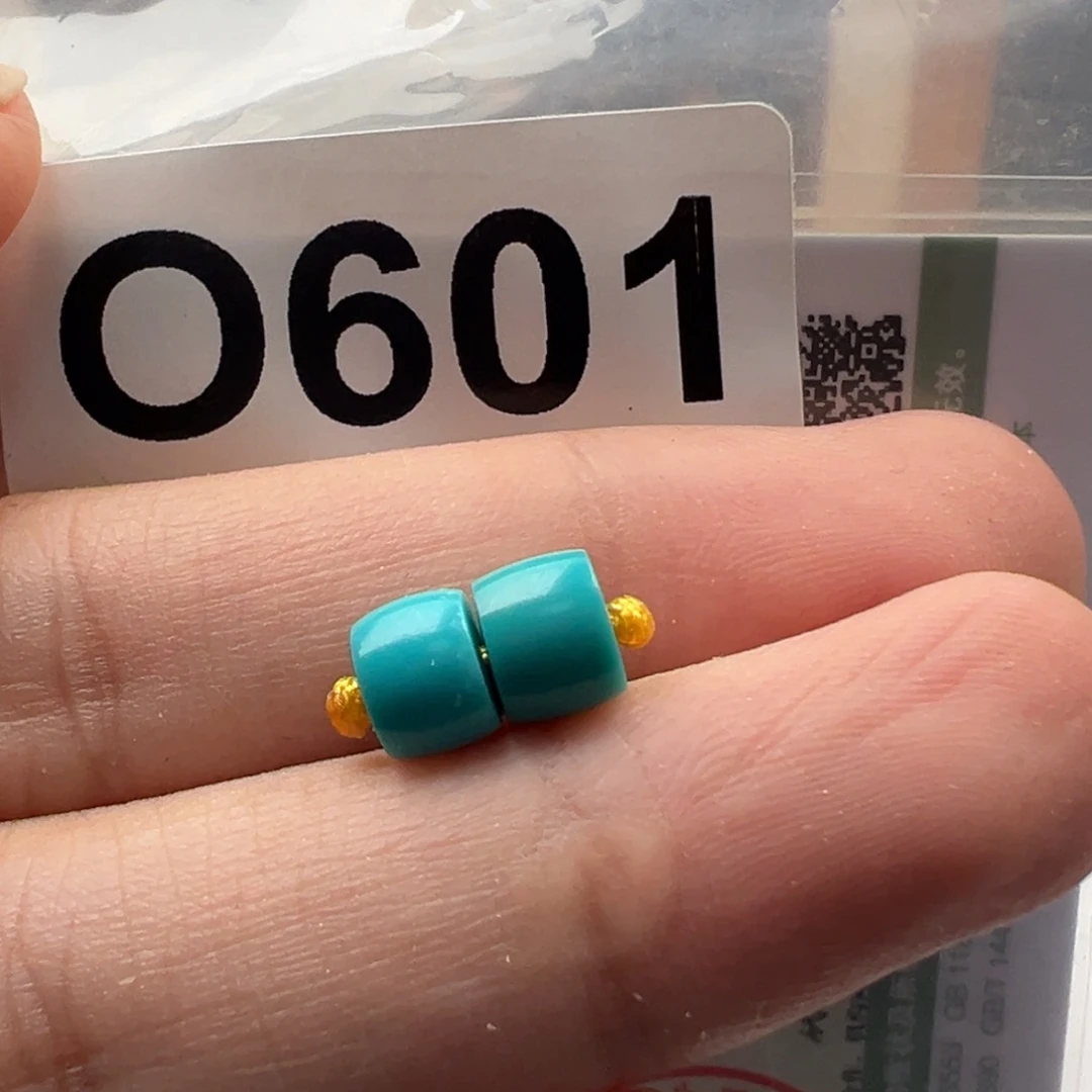 绿松石未镶嵌珠宝奇石卡6.2直切对珠