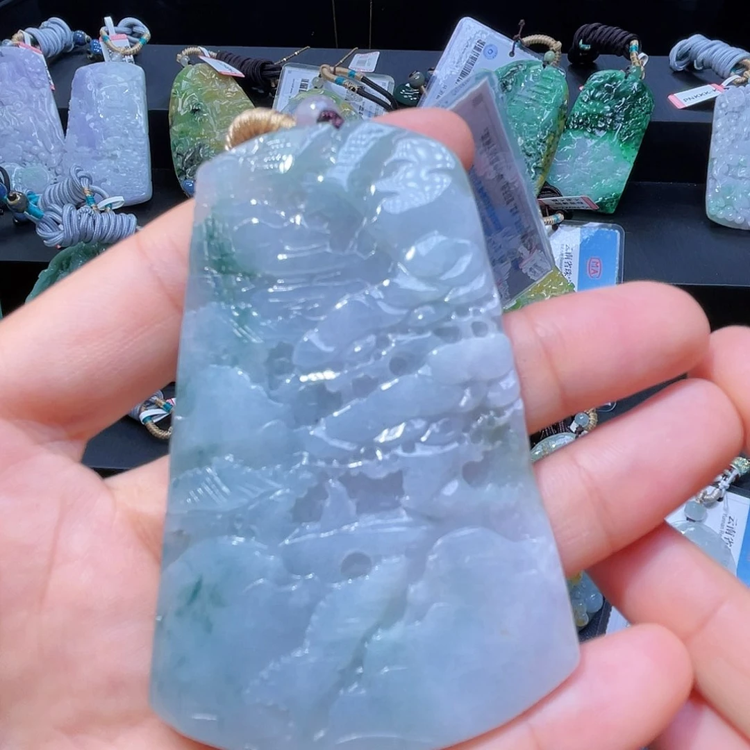颈饰未镶嵌翡翠一个