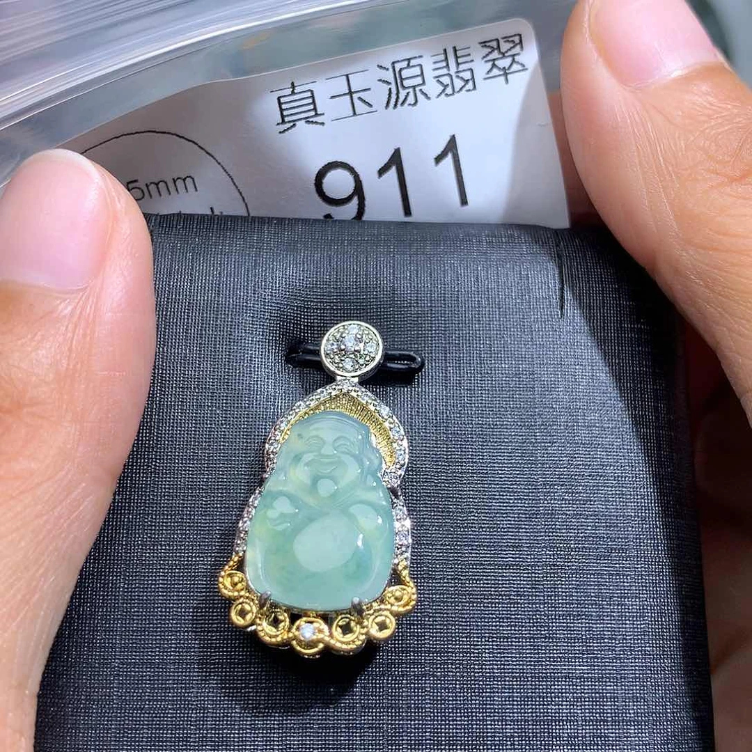 翡翠未镶嵌颈饰911。