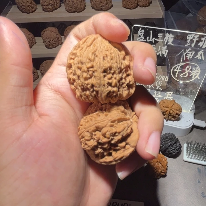 叶***秋吊坠文玩核桃核桃