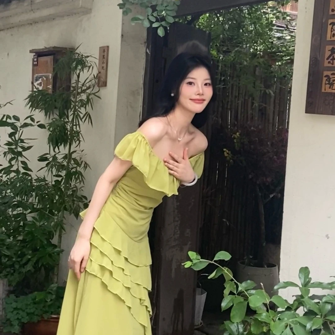 【美神降临】高级感收腰显瘦法式荷叶边一字肩长连衣裙