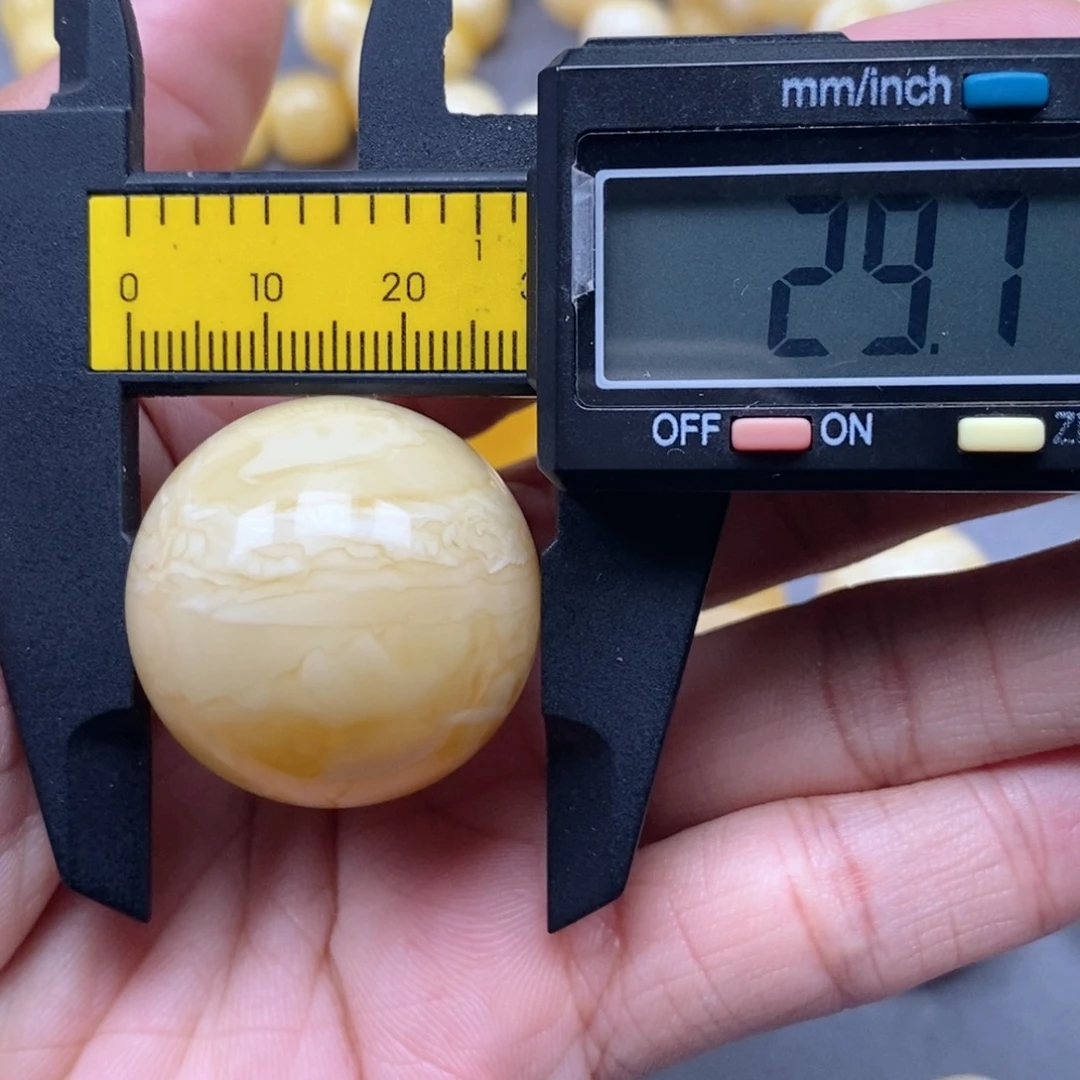 蜜蜡未镶嵌珠宝奇石?**棋