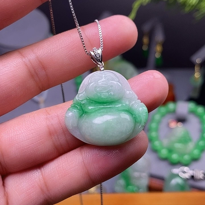 翡翠未镶嵌吊坠(赠链)