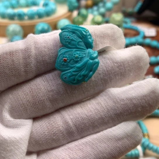 绿松石未镶嵌珠宝奇石蝴蝶仙子