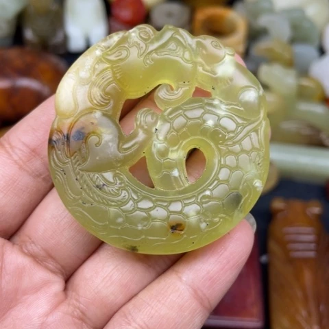 蛇纹石玉未镶嵌颈饰13