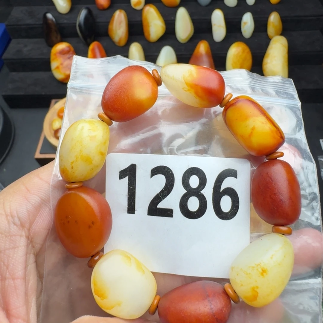 和田玉未镶嵌手串