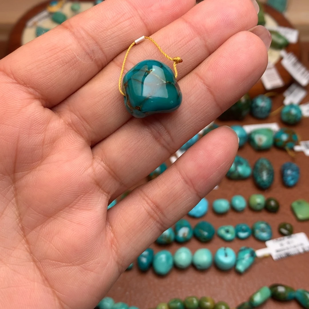 绿松石未镶嵌珠宝奇石