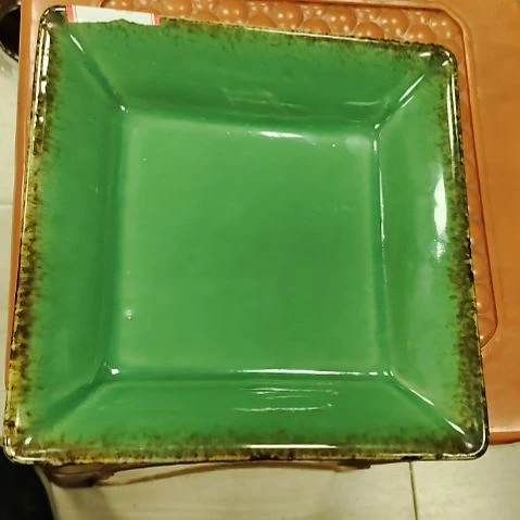 瓷片盘子，碗，瓶子，沙锅，茶壶，微瑕疵！