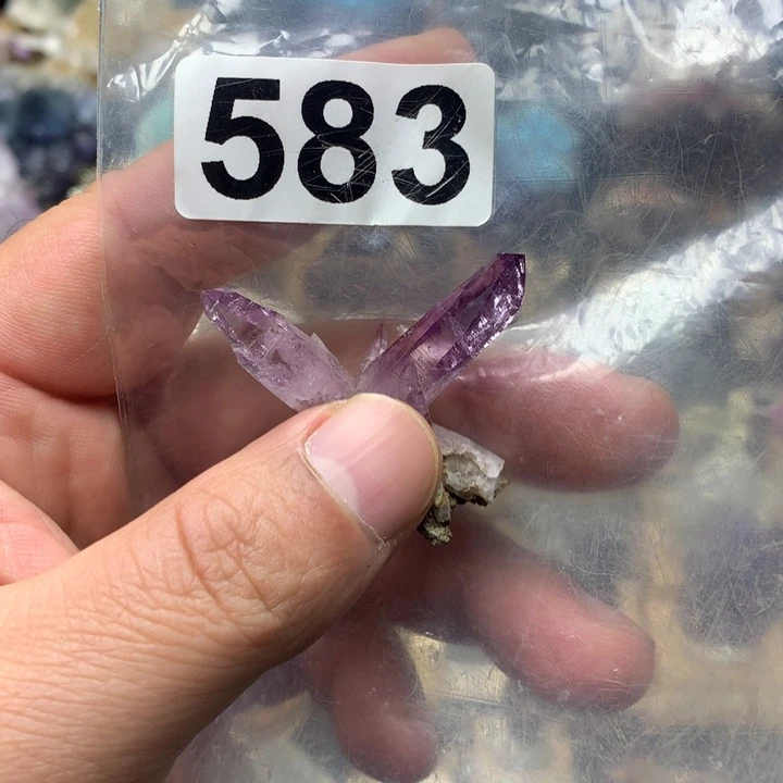 牛***多未镶嵌珠宝半成品水晶583