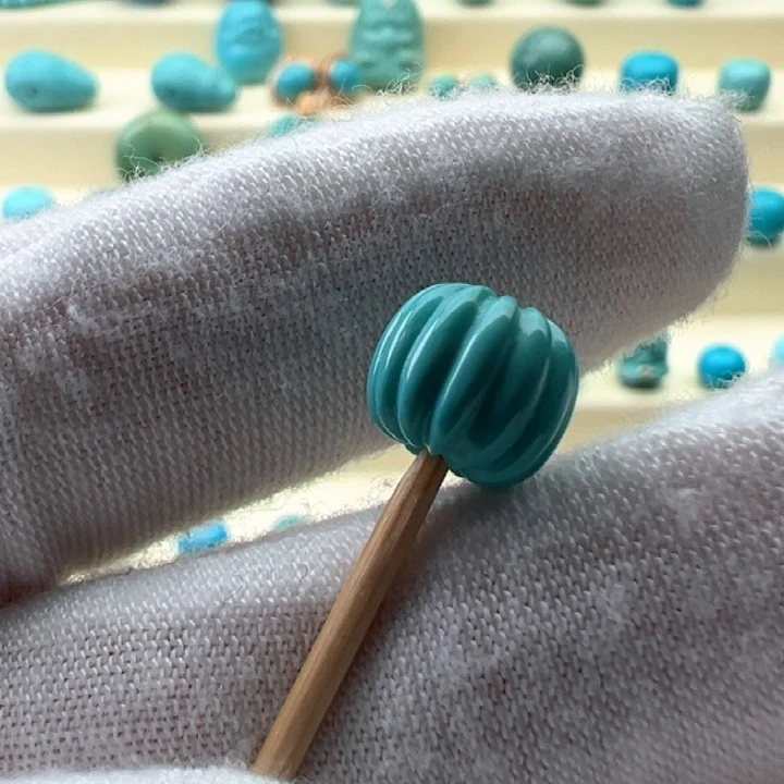 绿松石未镶嵌珠宝奇石9