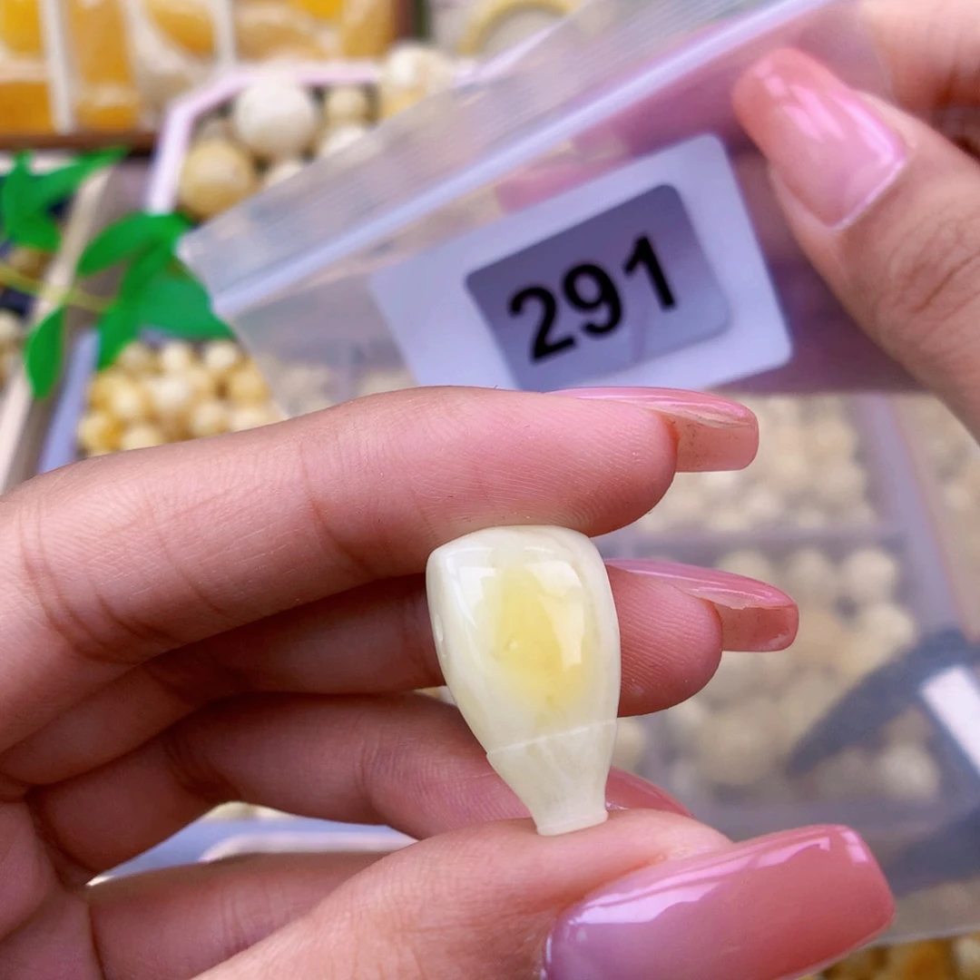 未镶嵌琥珀珠宝奇石12.6