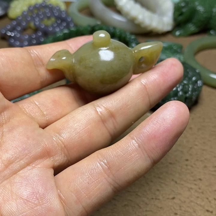颈饰未镶嵌和田玉