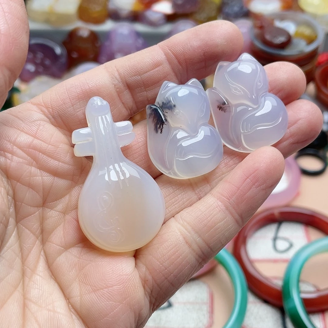 玛瑙/玉髓颈饰合金我***呆