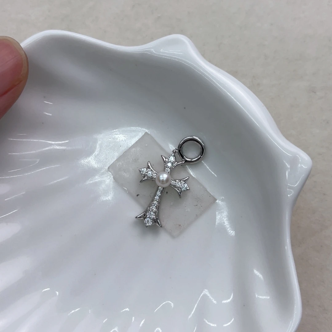 颈饰银S925镶嵌淡水珍珠