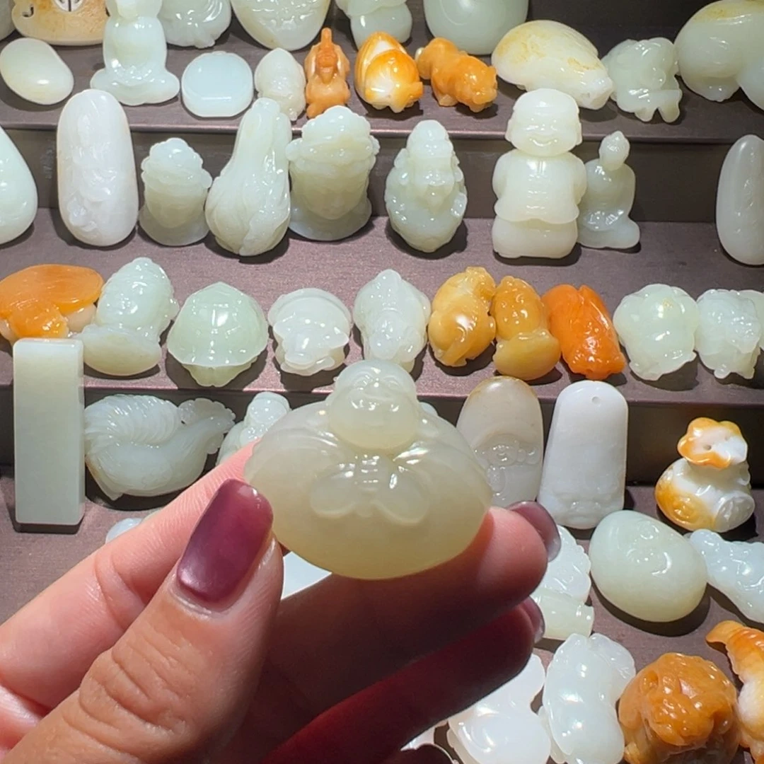 颈饰未镶嵌和田玉冬*