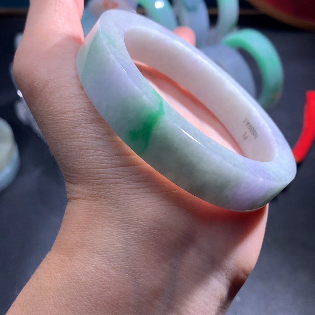 未镶嵌翡翠手镯定制翡翠