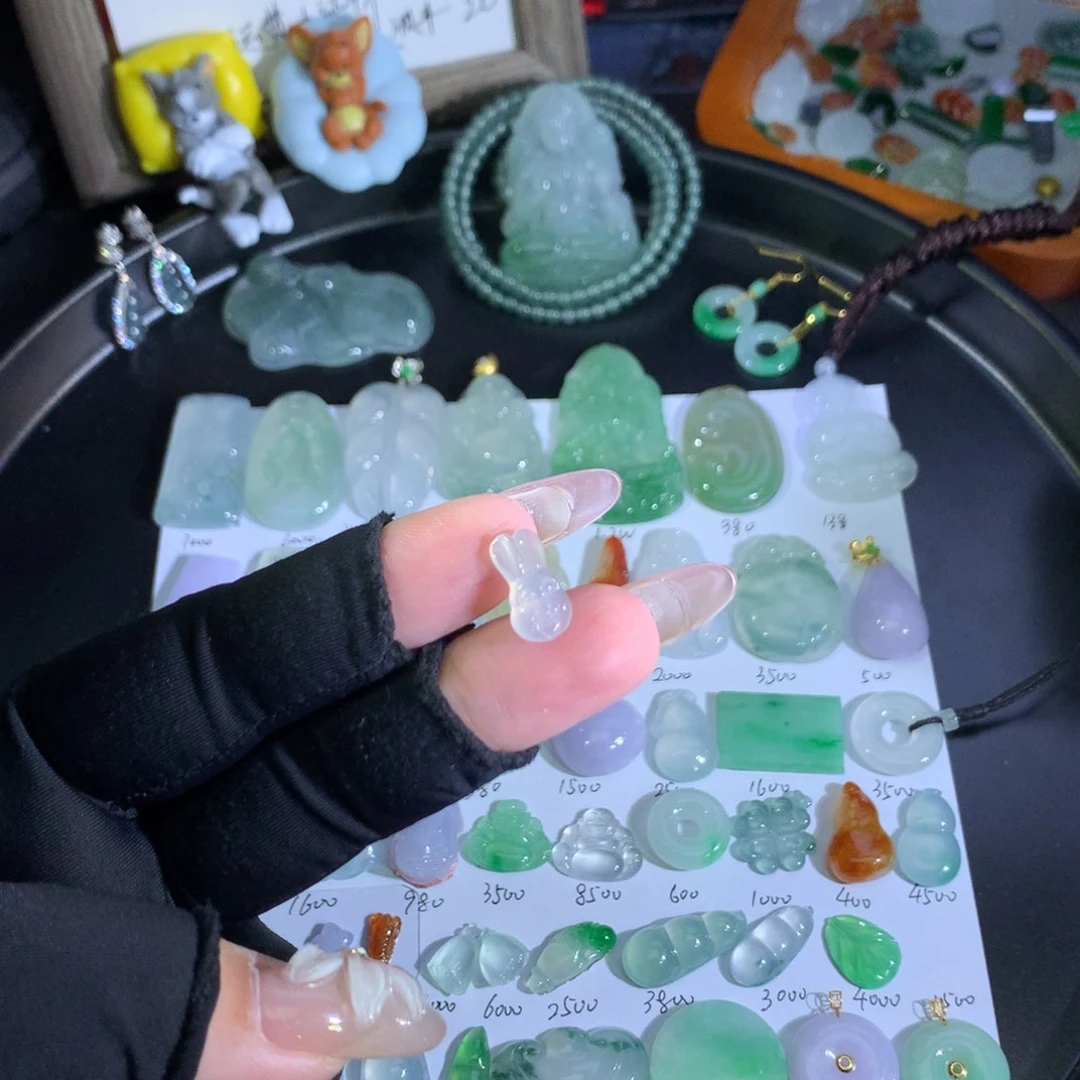 翡翠未镶嵌吊坠(不含链)冰兔