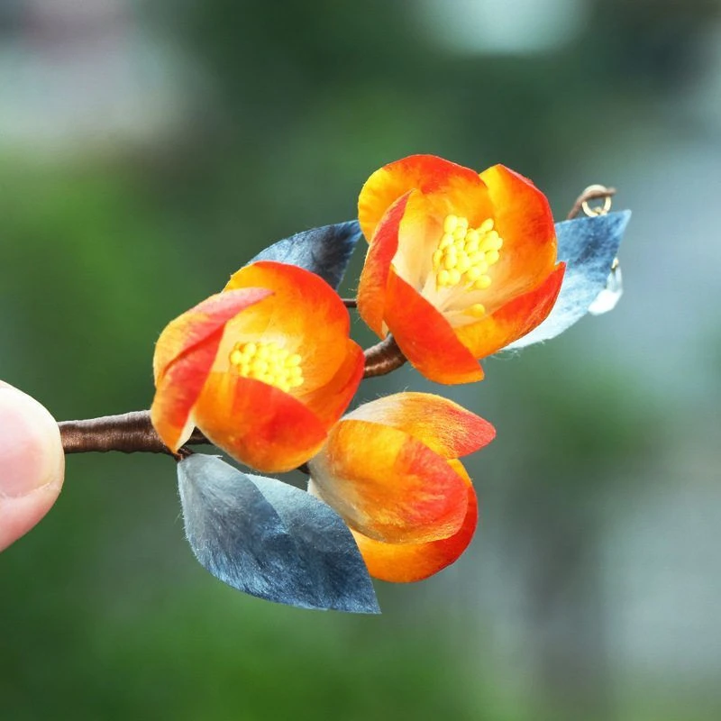 锌合金胸针 新款手工非遗蚕丝绒花软簪国风新中式橘色花朵配饰古