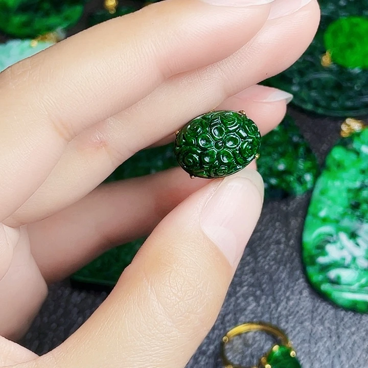 翡翠银S925镶嵌颈饰多样性