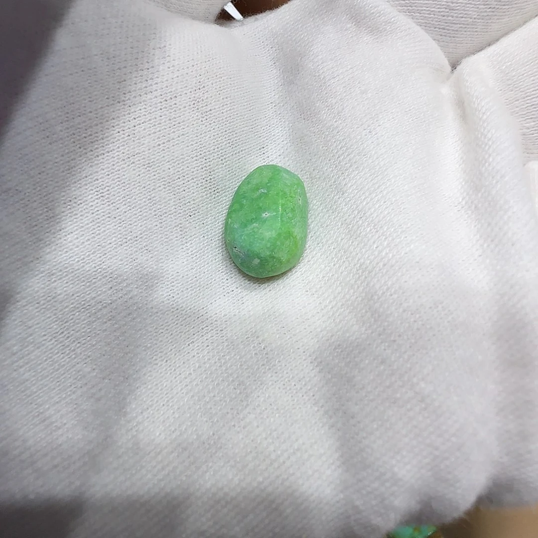 绿松石未镶嵌原矿绿松石