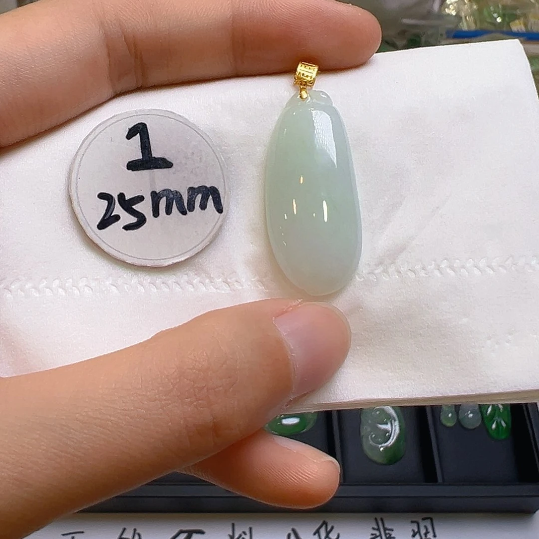 翡翠吊坠(不含链)18K金镶嵌翡翠