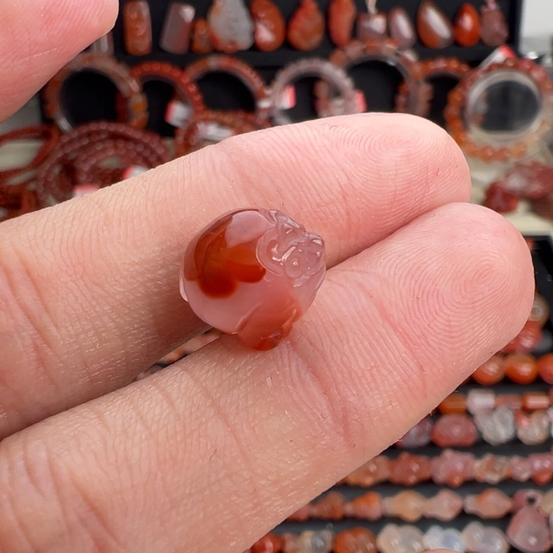 南红玛瑙未镶嵌颈饰金蟾