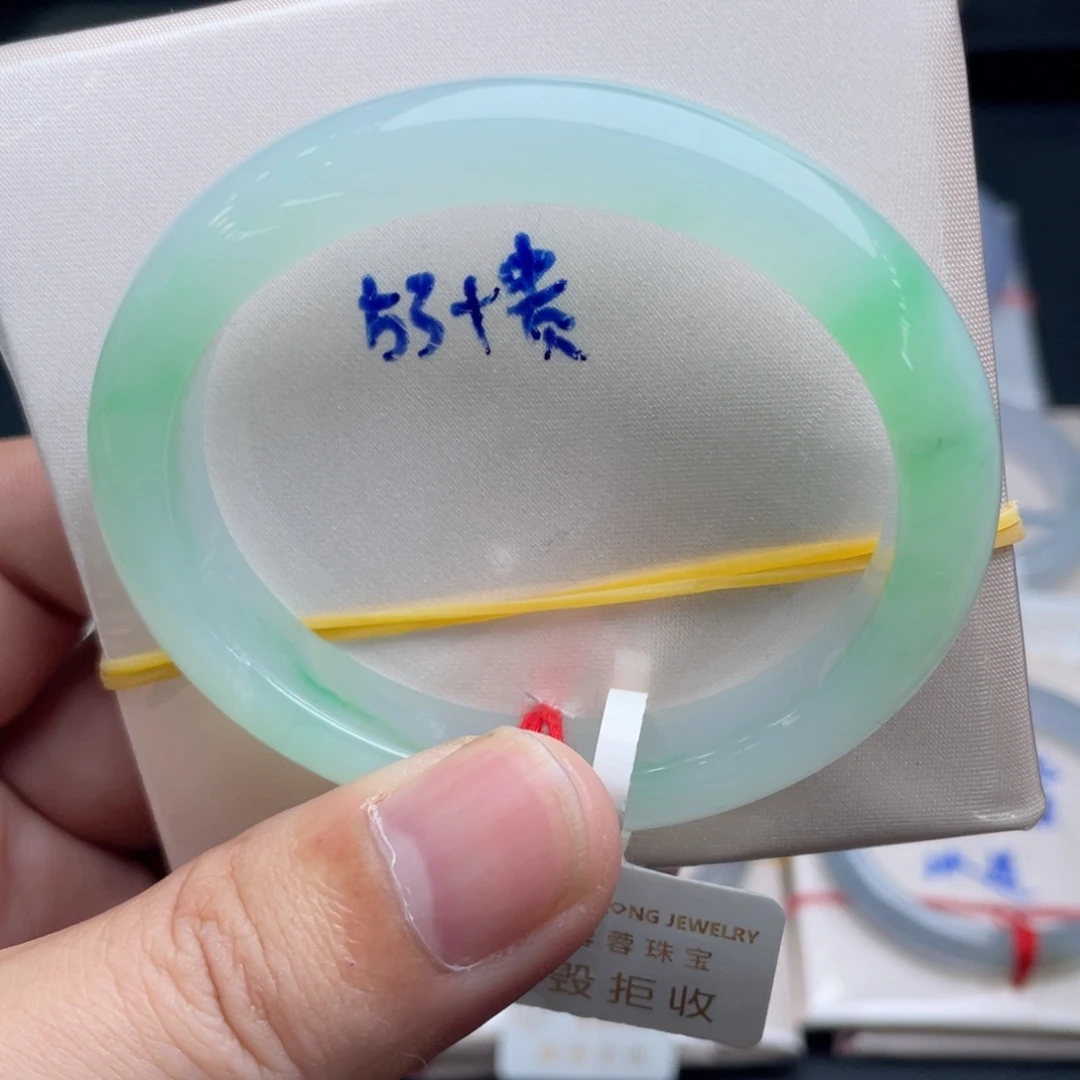 翡翠未镶嵌手镯翡翠手镯16