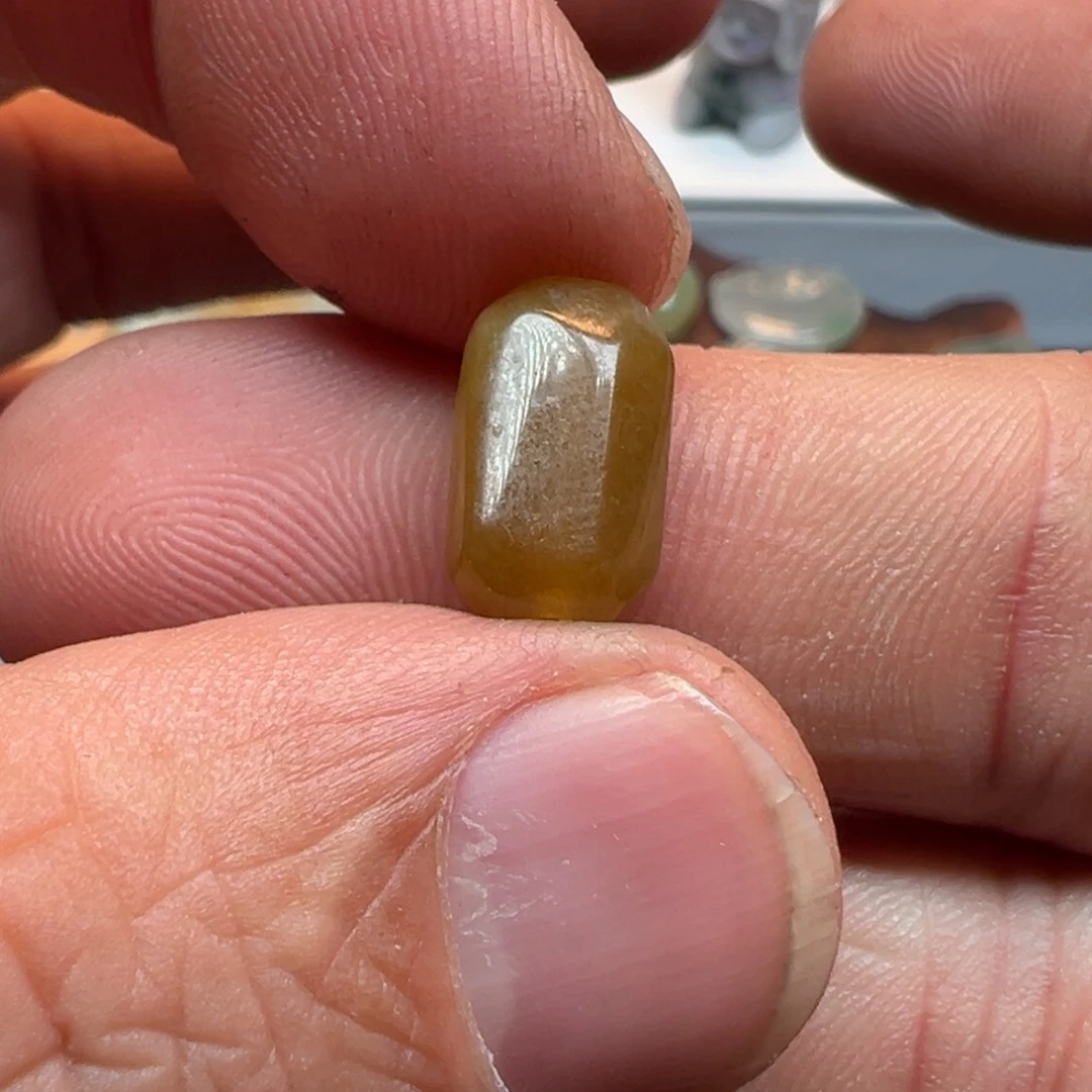 翡翠未镶嵌颈饰翡翠首饰