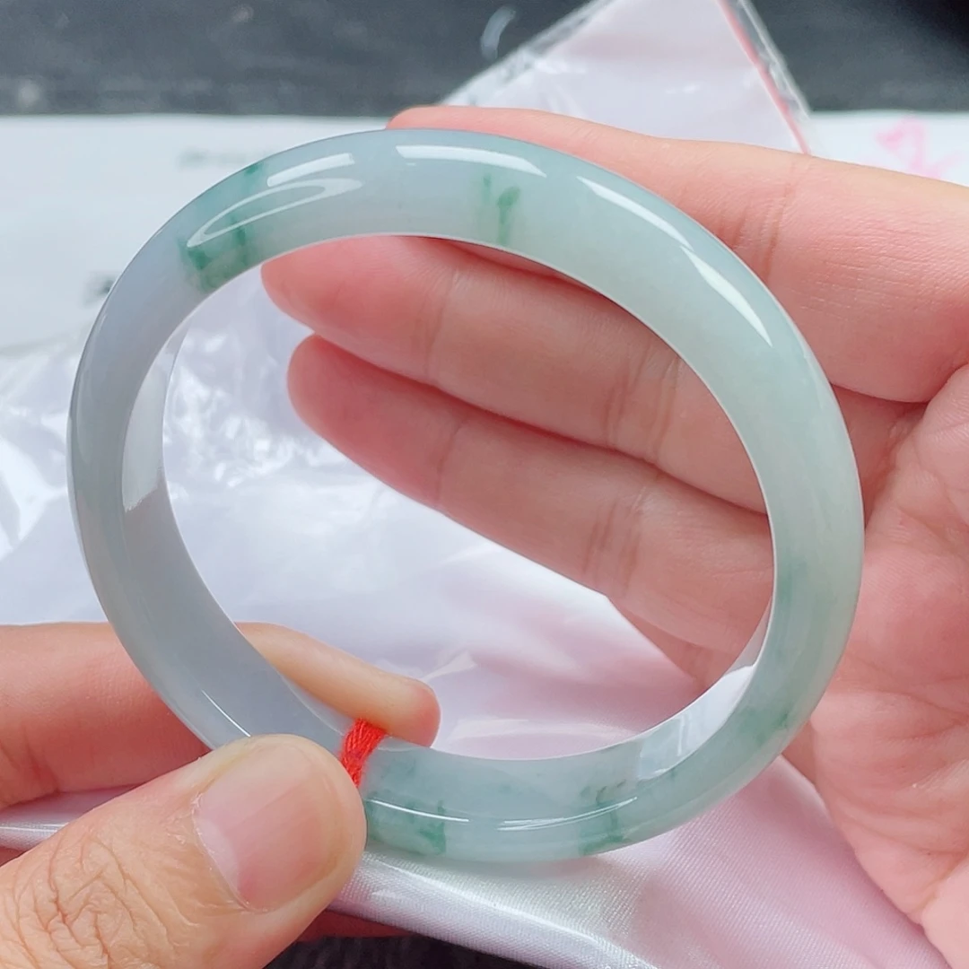 翡翠未镶嵌手镯正圈60