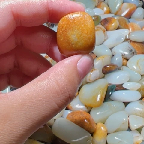 和田玉未镶嵌颈饰13克