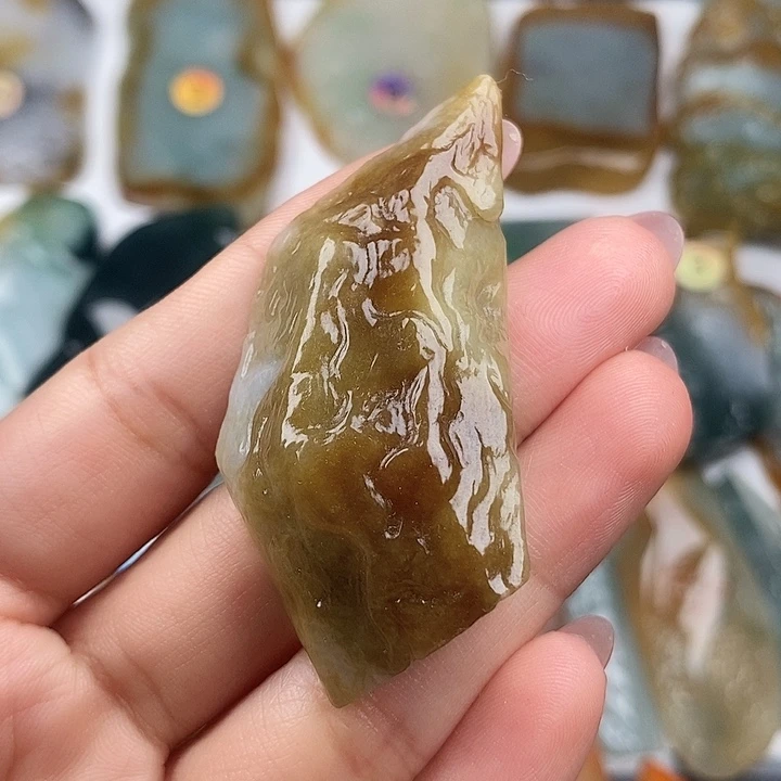 颈饰未镶嵌翡翠天然