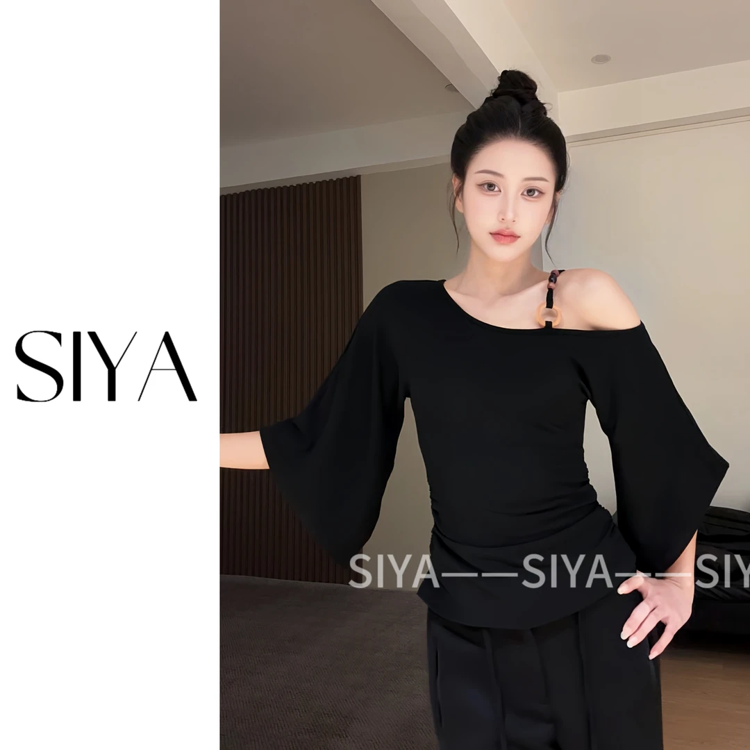 【SIYA】纯色辣妹斜领单肩串珠圆环蝙蝠袖T恤百搭修身显瘦上衣