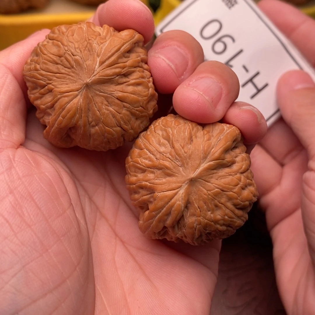 把件桃核铁锤37……