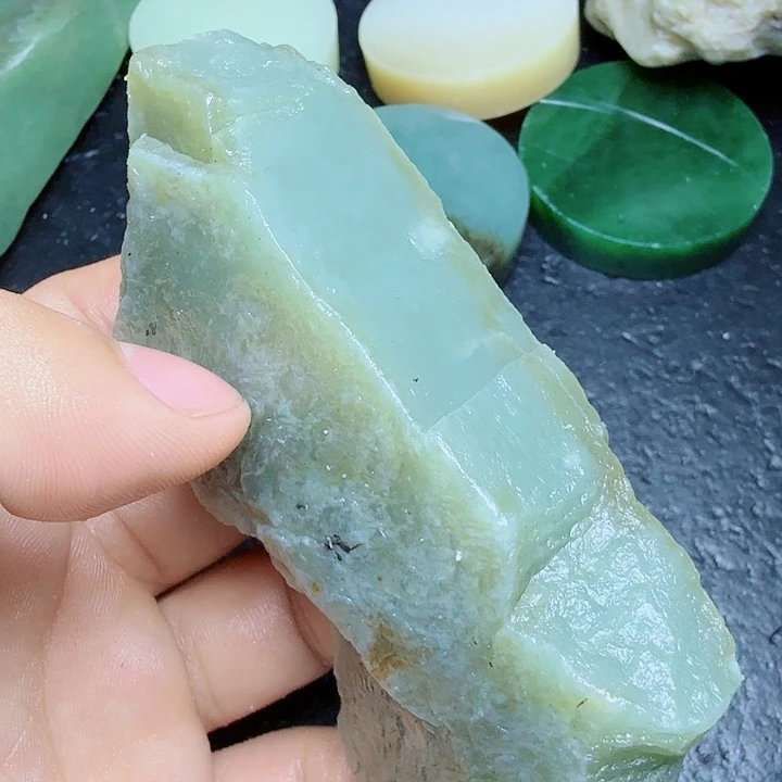 和田玉（糖玉）未镶嵌珠宝奇石