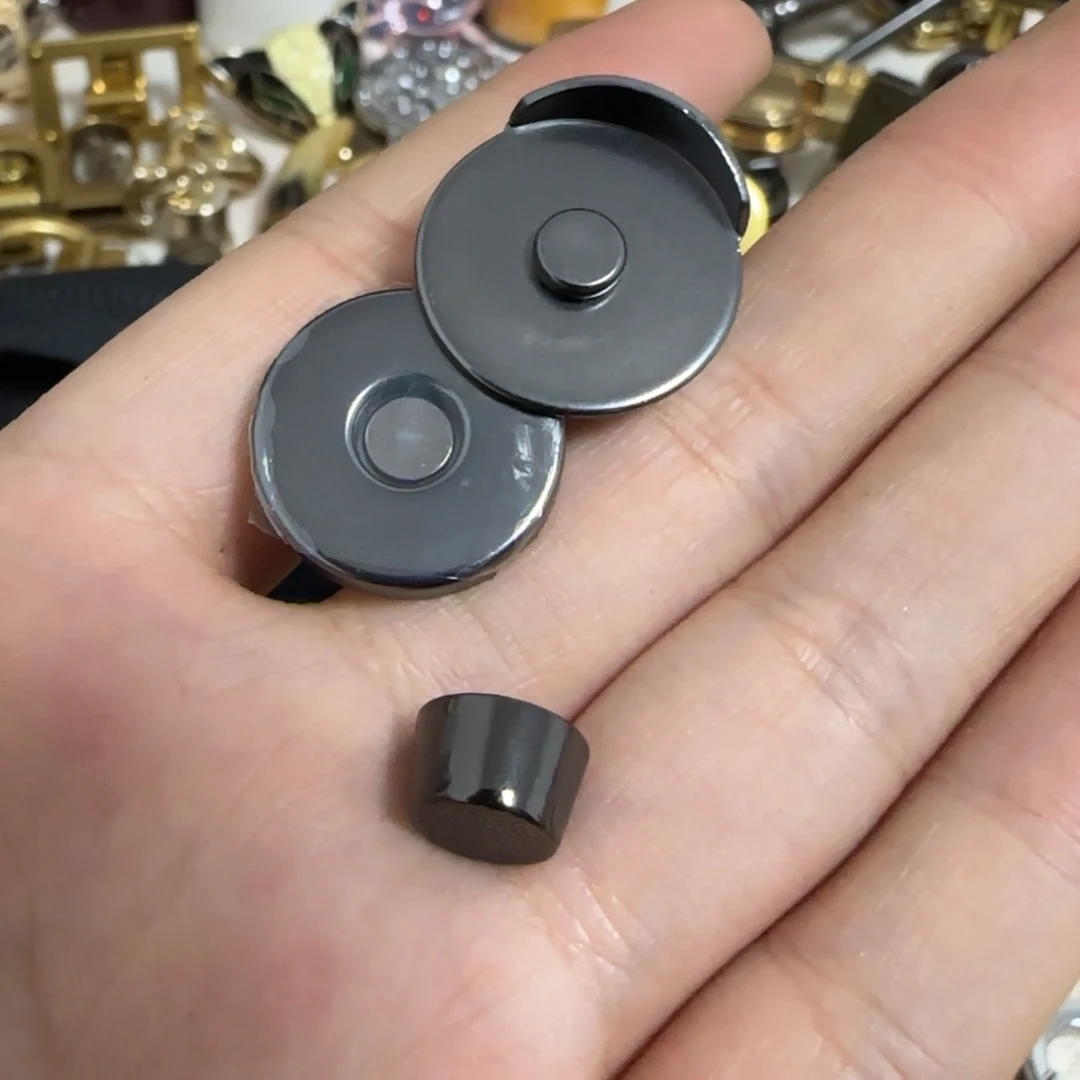 枪色磁吸一份底钉一份