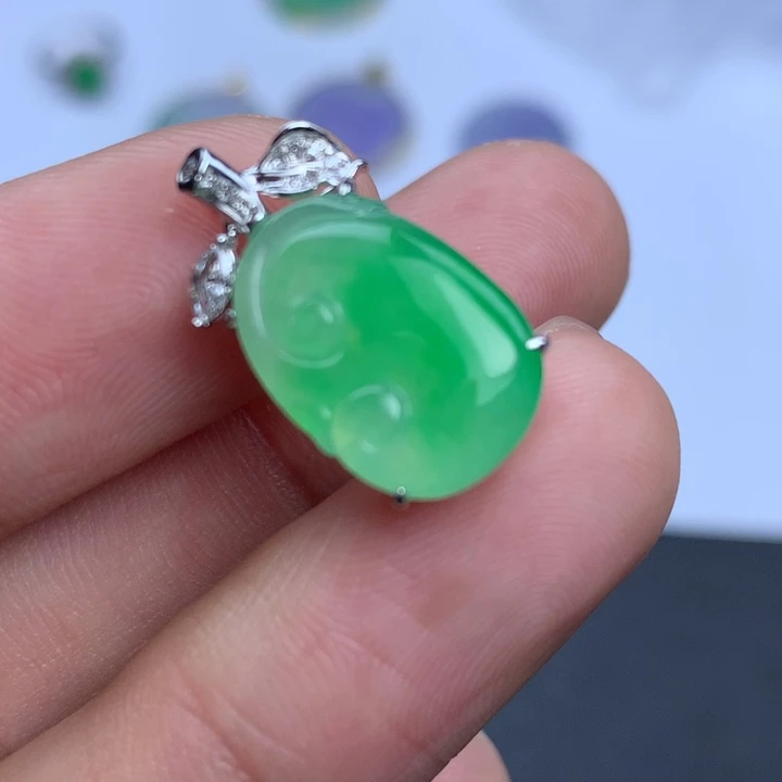 翡翠颈饰未镶嵌翡翠