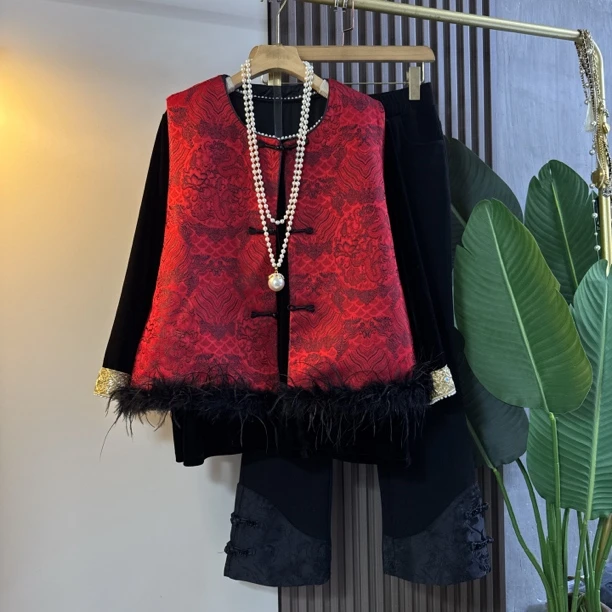 新中式秋冬季轻奢国风大码女装时尚复古民族风祥云盘扣加棉马甲